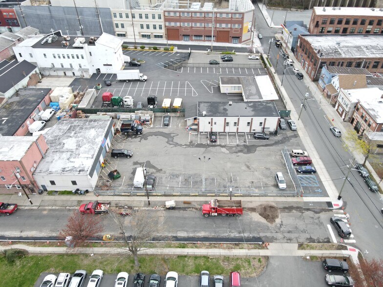 More Photos Of 585 Forest St, Orange Service For Lease