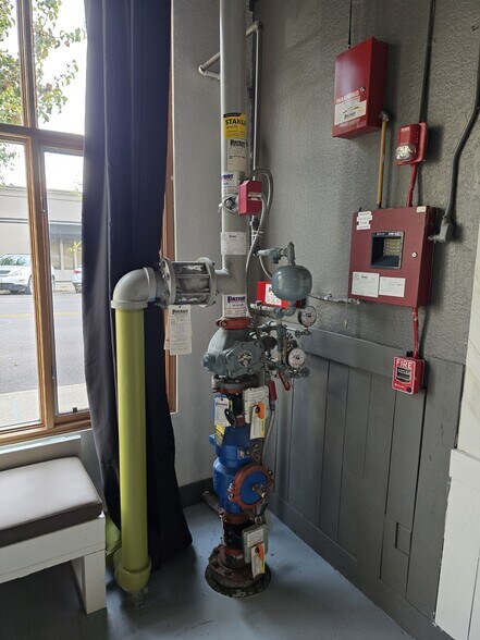 More Photos Of 202-206 St Helens Ave, Tacoma Restaurant For Lease