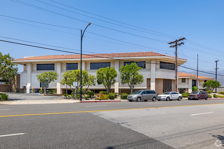 More Photos Of 2711-2717 Winona Ave, Burbank Research And Development For Sale