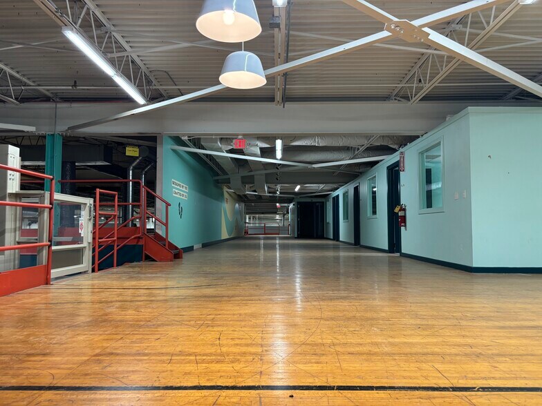 More Photos Of 9300 Courtland Dr NE, Rockford Warehouse For Lease