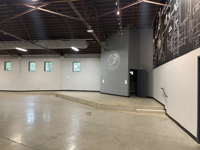 More Photos Of 1918 W Lee St, Greensboro Unknown For Lease