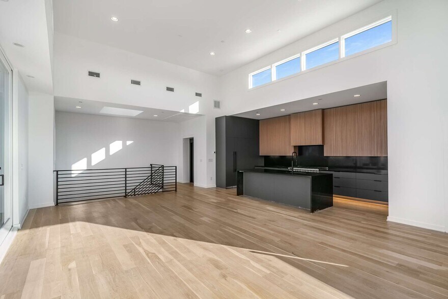 More Photos Of 1017 12th Ave S, Nashville Apartments For Sale
