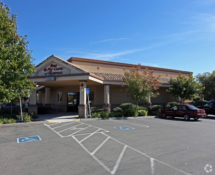 More Photos Of 3985 Foothills Blvd, Roseville Veterinarian Kennel For Sale