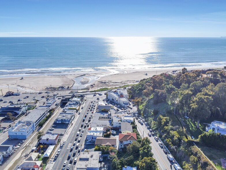 More Photos Of 153-157 W Channel Rd, Santa Monica Apartments For Sale