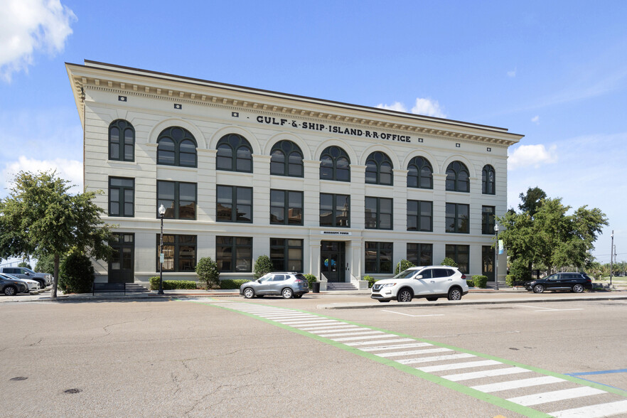 Primary Photo Of 2605 13th St, Gulfport Office Residential For Lease