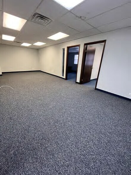 More Photos Of 416 E Roosevelt Rd, Wheaton Medical For Lease