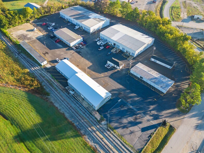 More Photos Of 123-139 Ragland Rd, Jackson Warehouse For Lease