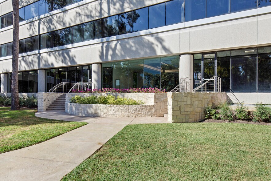 More Photos Of 13501 Katy Fwy, Houston Office For Lease