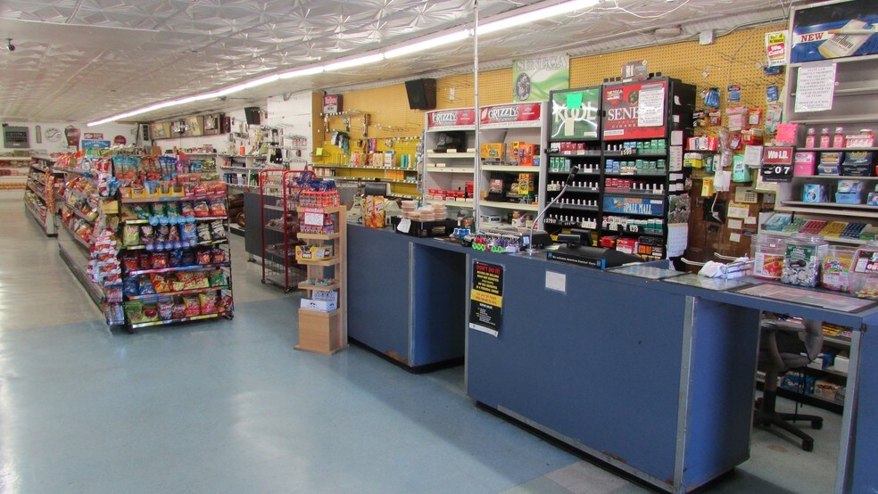 More Photos Of 5002 S 3rd St, Memphis Convenience Store For Sale