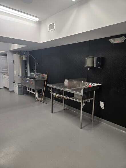 More Photos Of 108 S Pine St, Princeton Storefront Retail Office For Sale