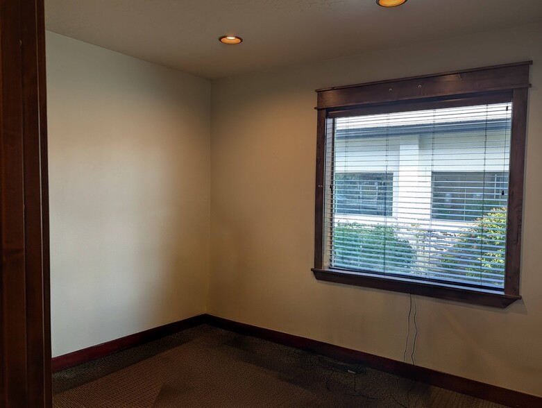 More Photos Of 2680 S Eagle Rd, Meridian Medical For Lease