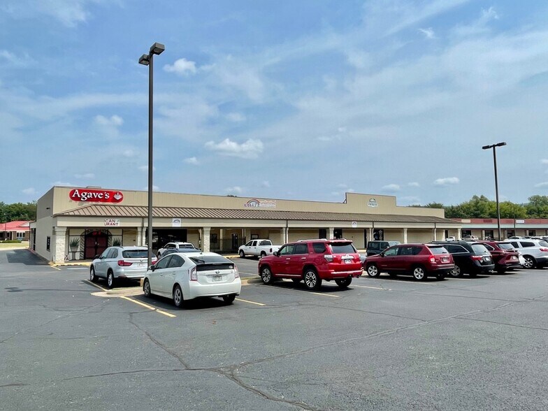 Primary Photo Of 120 Southwinds Rd, Farmington Restaurant For Sale