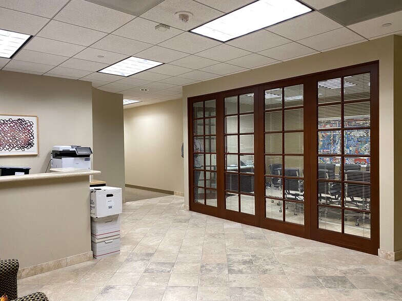 More Photos Of 1925 Century Park E, Los Angeles Office For Lease