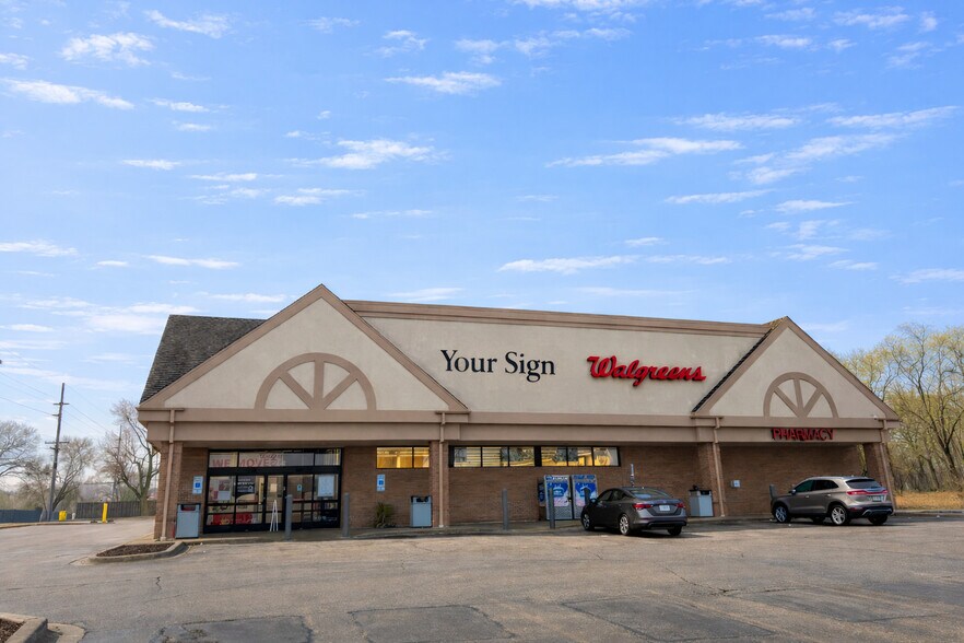 Primary Photo Of 1514 N Colfax St, Griffith Drugstore For Lease