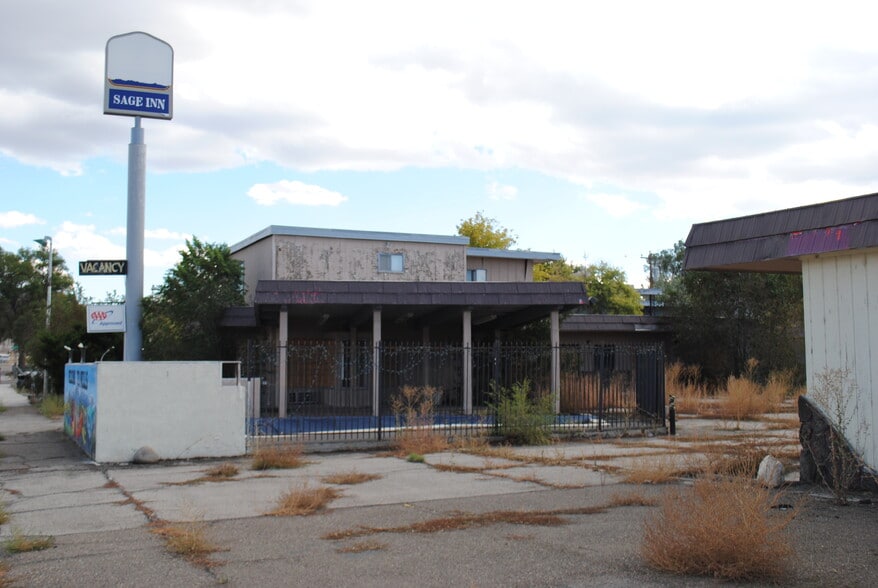 Primary Photo Of 560 6th St, Wells Hotel For Sale