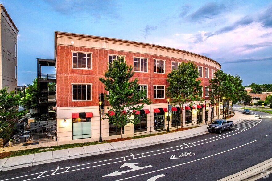 More Photos Of 2015 Ayrsley Town Blvd, Charlotte Unknown For Lease