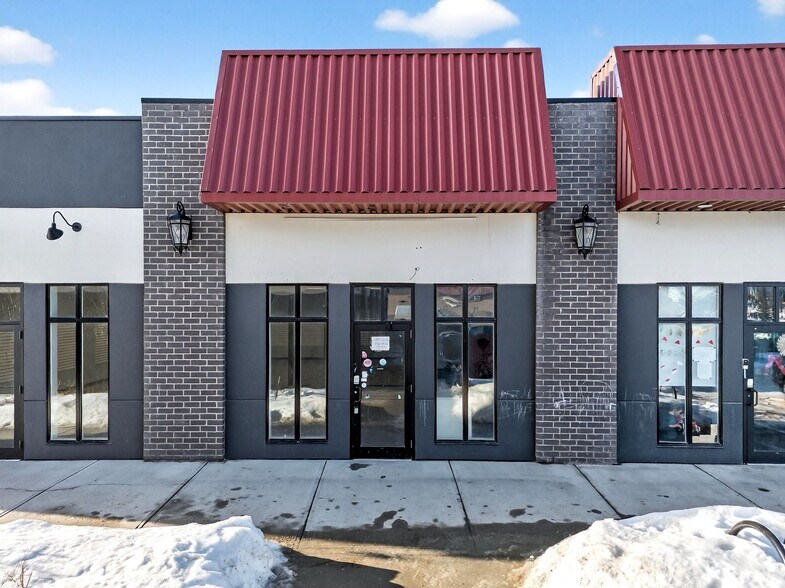 More Photos Of 6102 29th Av, Beaumont General Retail For Sale