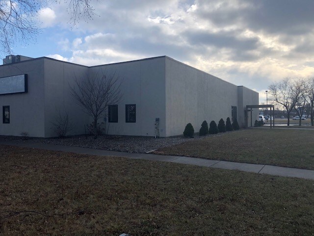 More Photos Of 315 W 3rd St N, Newton Office For Sale