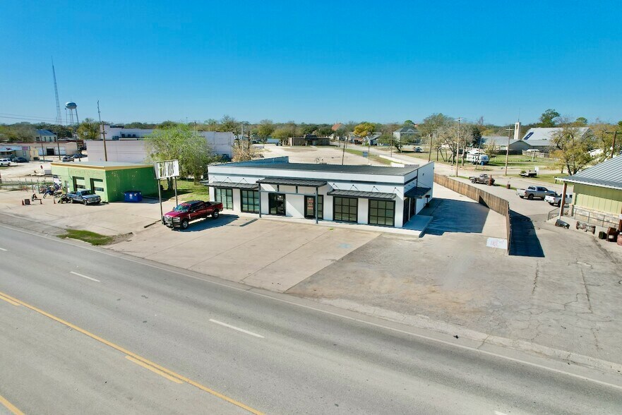 More Photos Of 307 2nd St, Pleasanton Freestanding For Lease