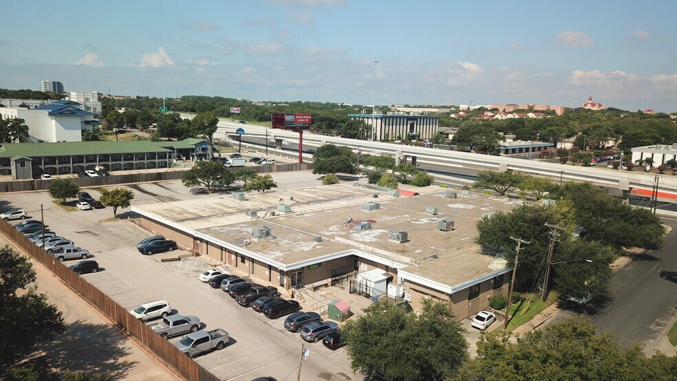 More Photos Of 2801 S Interstate 35 S, Austin Loft Creative Space For Lease