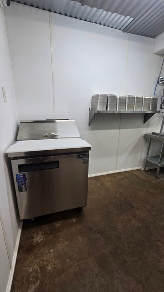 More Photos Of 4021 Acton Hwy, Granbury General Retail For Lease