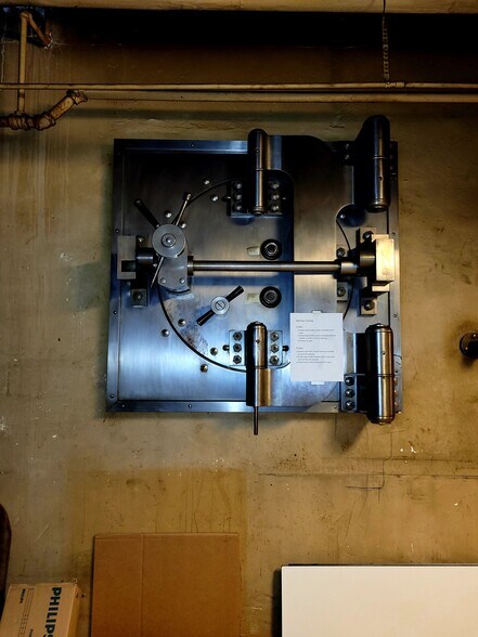 More Photos Of 1110 W 35th St, Chicago Office For Sale