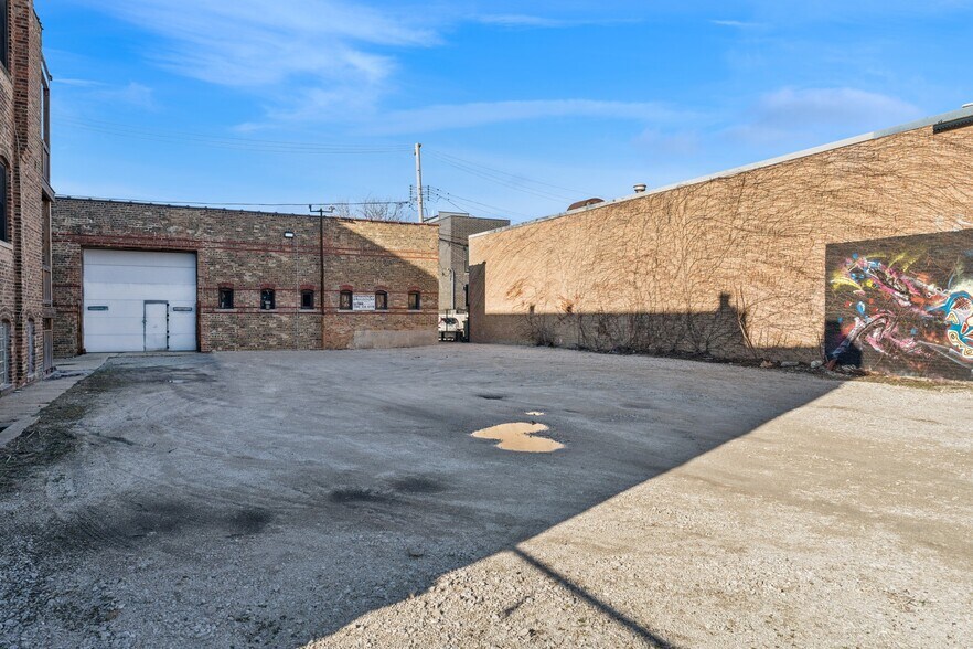 More Photos Of 2732 W Belmont Ave, Chicago Multifamily For Sale