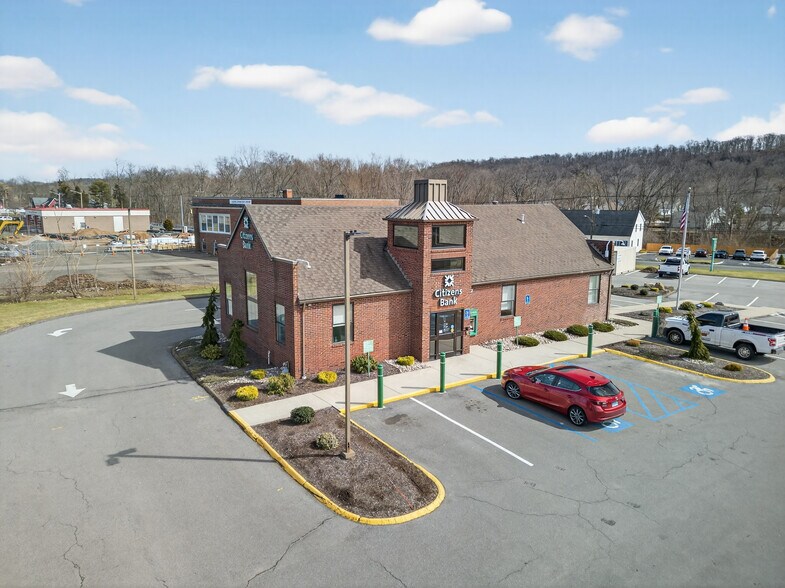 More Photos Of 444 Foxon Rd, East Haven Office For Sale