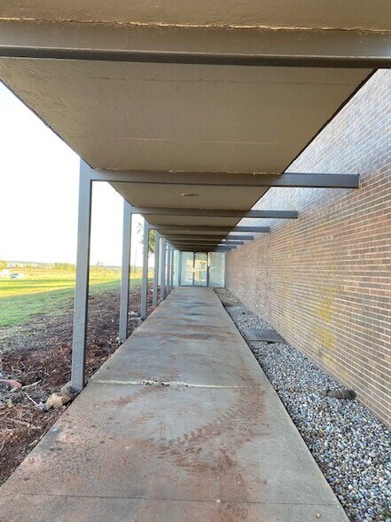 More Photos Of 10500 W Reno Ave, Oklahoma City Manufacturing For Lease
