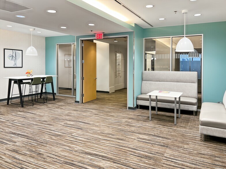 More Photos Of 7500 College Blvd, Overland Park Coworking Space