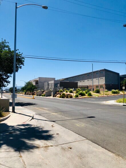 More Photos Of 2975 Sunrise Ave, Las Vegas Service For Sale