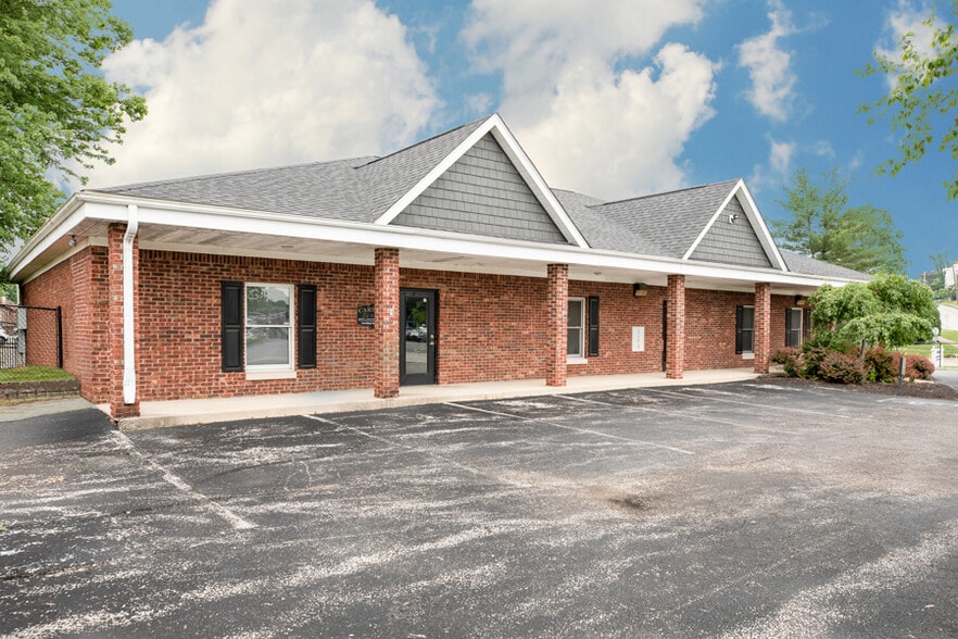 More Photos Of 2495 S Walnut Street Pike, Bloomington Office Residential For Lease