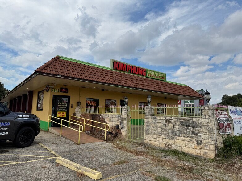 More Photos Of 315 N Bell Blvd, Cedar Park Restaurant For Lease