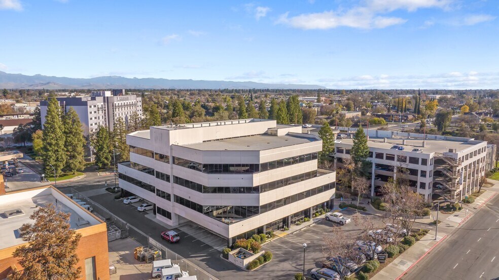 More Photos Of 100 Willow Plz, Visalia Medical For Sale