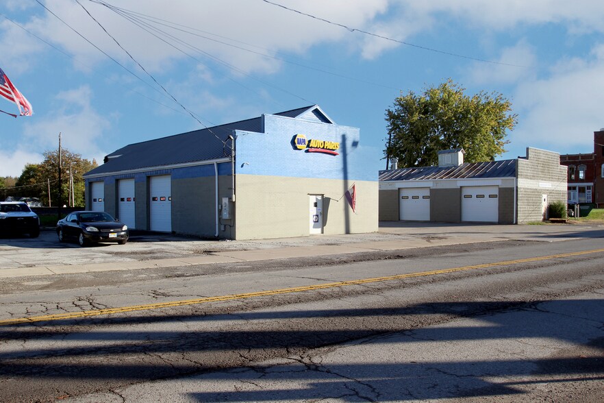 Primary Photo Of 19 N Main St, New London Warehouse For Sale