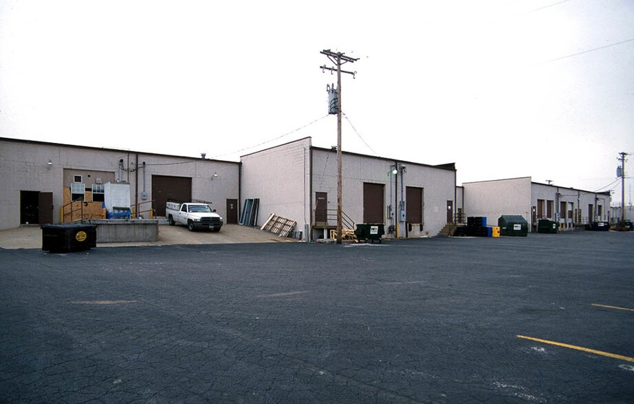 More Photos Of 60-82 Algana Dr, Saint Peters Warehouse For Lease