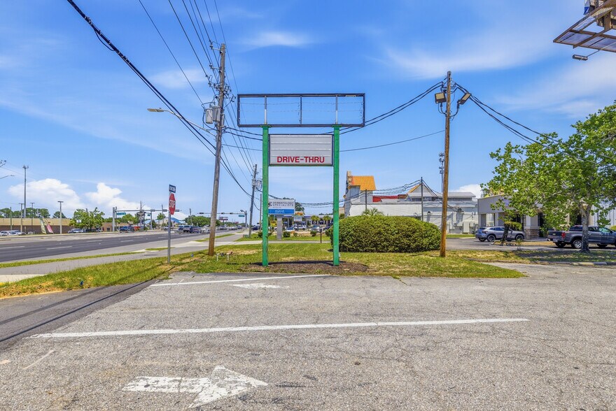 More Photos Of 3073 Gulf Breeze Pky, Gulf Breeze Fast Food For Sale