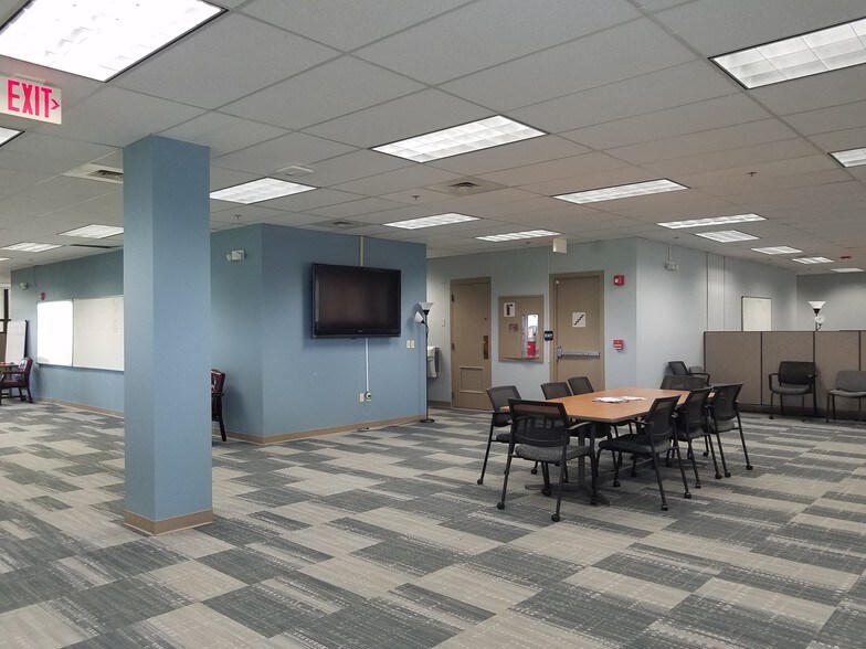 More Photos Of 1000 Gamma Dr, Pittsburgh Office For Sale