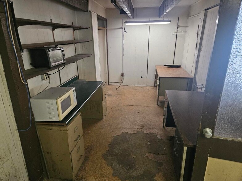 More Photos Of 4135 Old William Penn Hwy, Monroeville Light Manufacturing For Lease