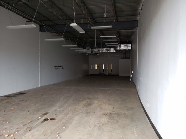 More Photos Of 175 Commerce Dr, Hauppauge Research And Development For Lease