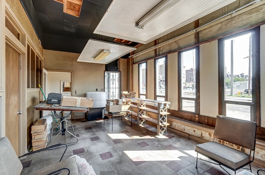 More Photos Of 203 S Wittenberg Ave, Springfield Industrial For Sale