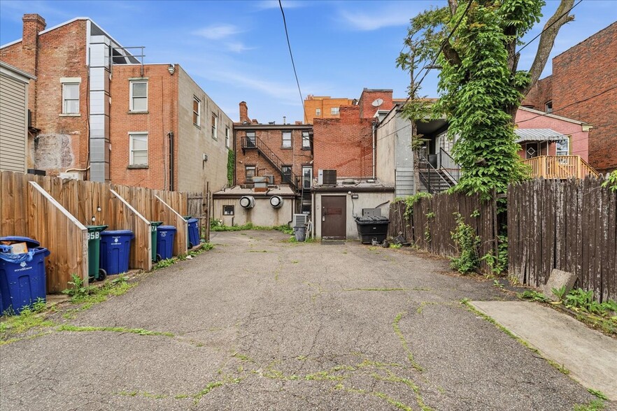 More Photos Of 2104 E Carson St, Pittsburgh Restaurant For Sale