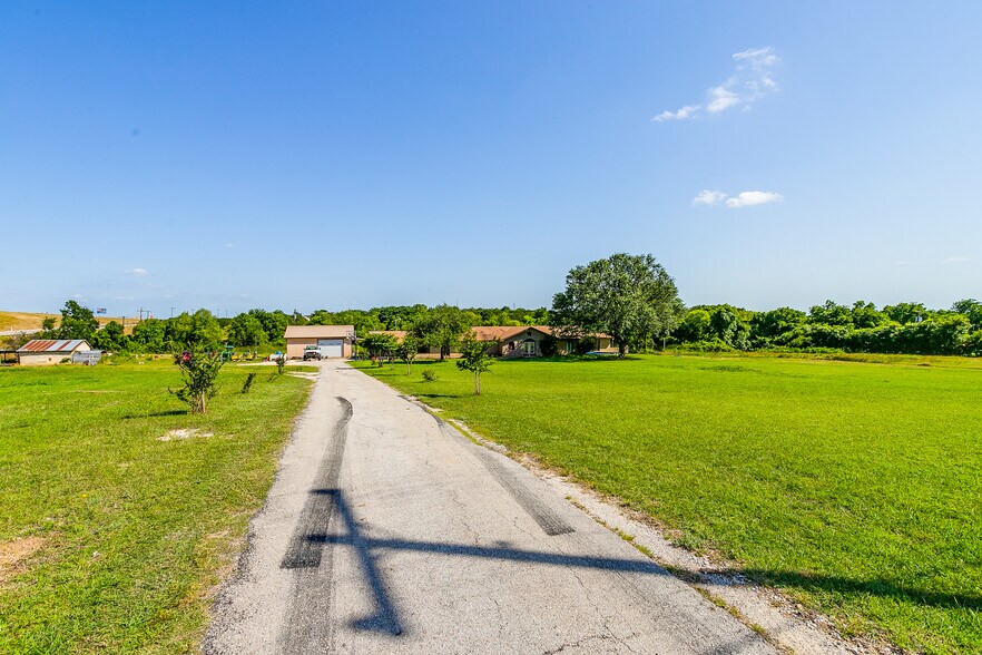 More Photos Of 1711 Walter Holliday, Cleburne Land For Sale