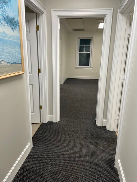 More Photos Of 680 Village Trce NE, Marietta Loft Creative Space For Lease