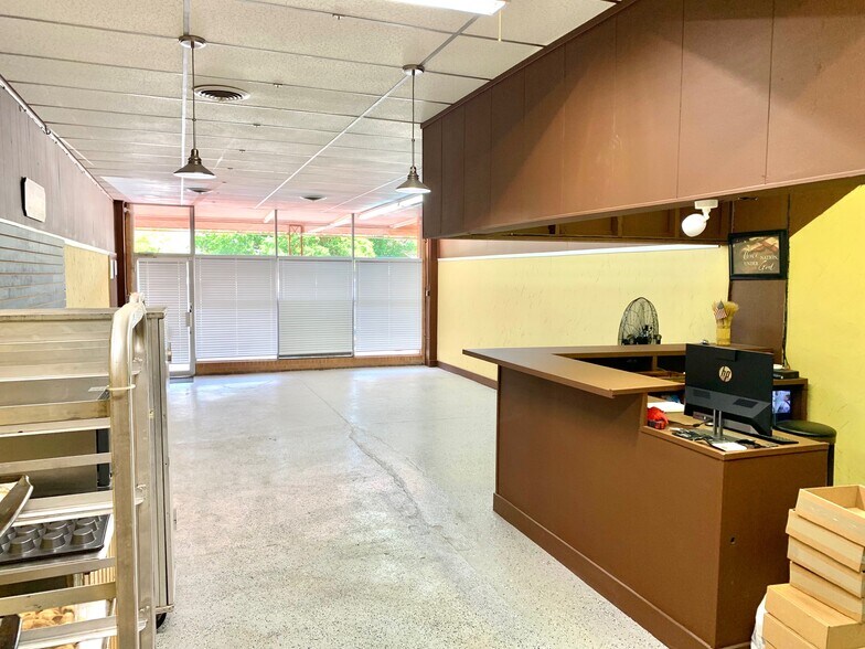 More Photos Of 809 Main Ave, Ralls Storefront Retail Office For Sale