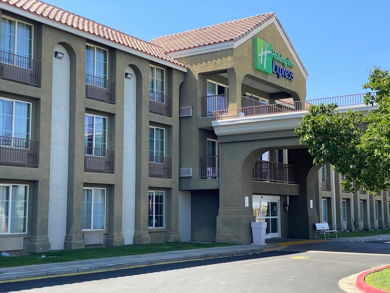 More Photos Of 43719 17th St W, Lancaster Hotel For Sale