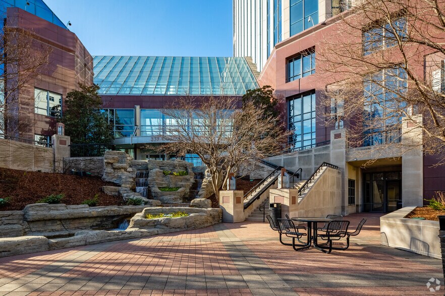 More Photos Of 333 Commerce St, Nashville Loft Creative Space For Lease