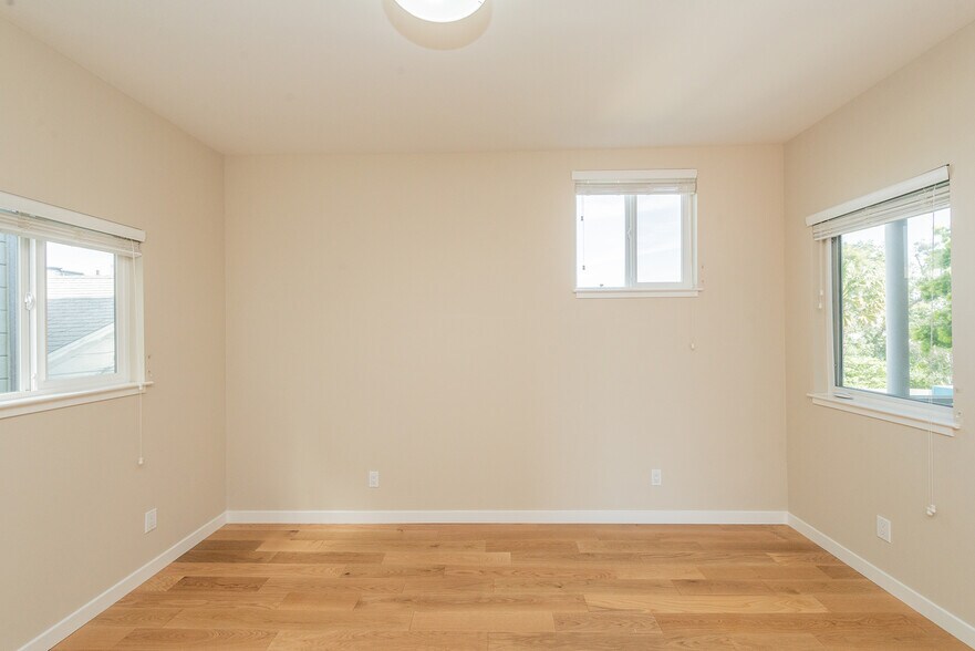 More Photos Of 184 Valley St, San Francisco Apartments For Sale