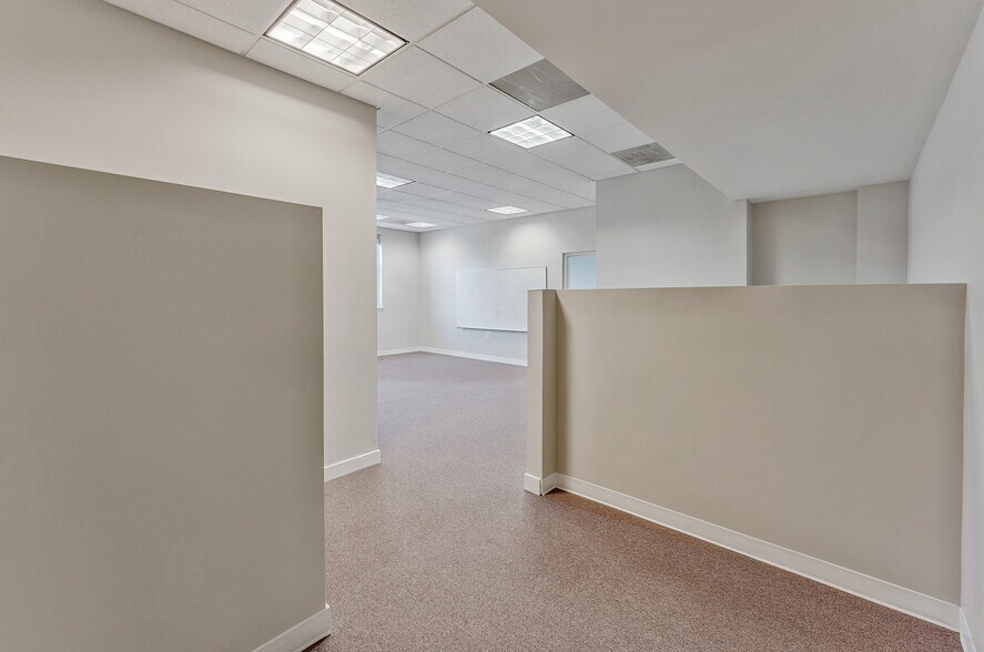 More Photos Of 728 S Washington St, Alexandria Office For Sale