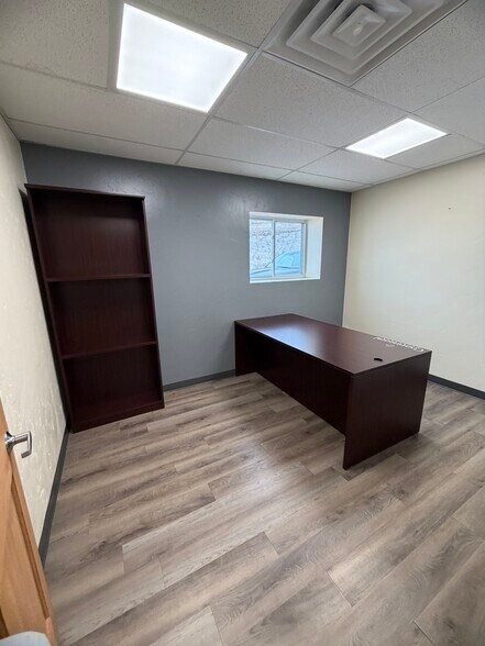 More Photos Of 2114 24th Ave SE, Watford City Warehouse For Sale